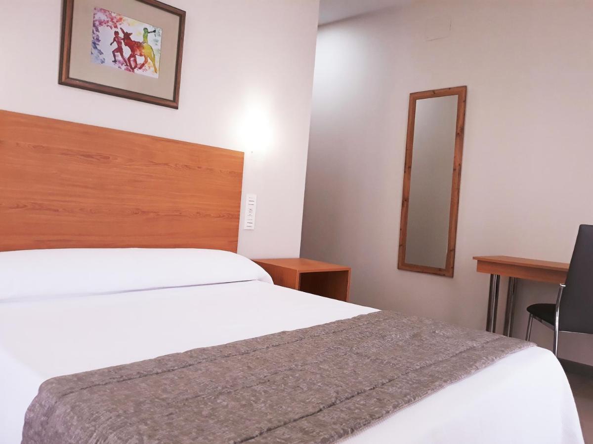 Hostal Montemayor Моґер Екстер'єр фото