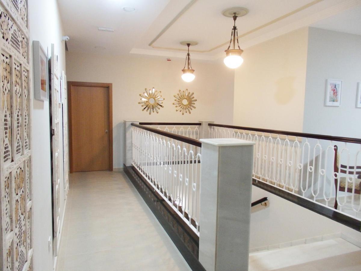 Hostal Montemayor Моґер Екстер'єр фото