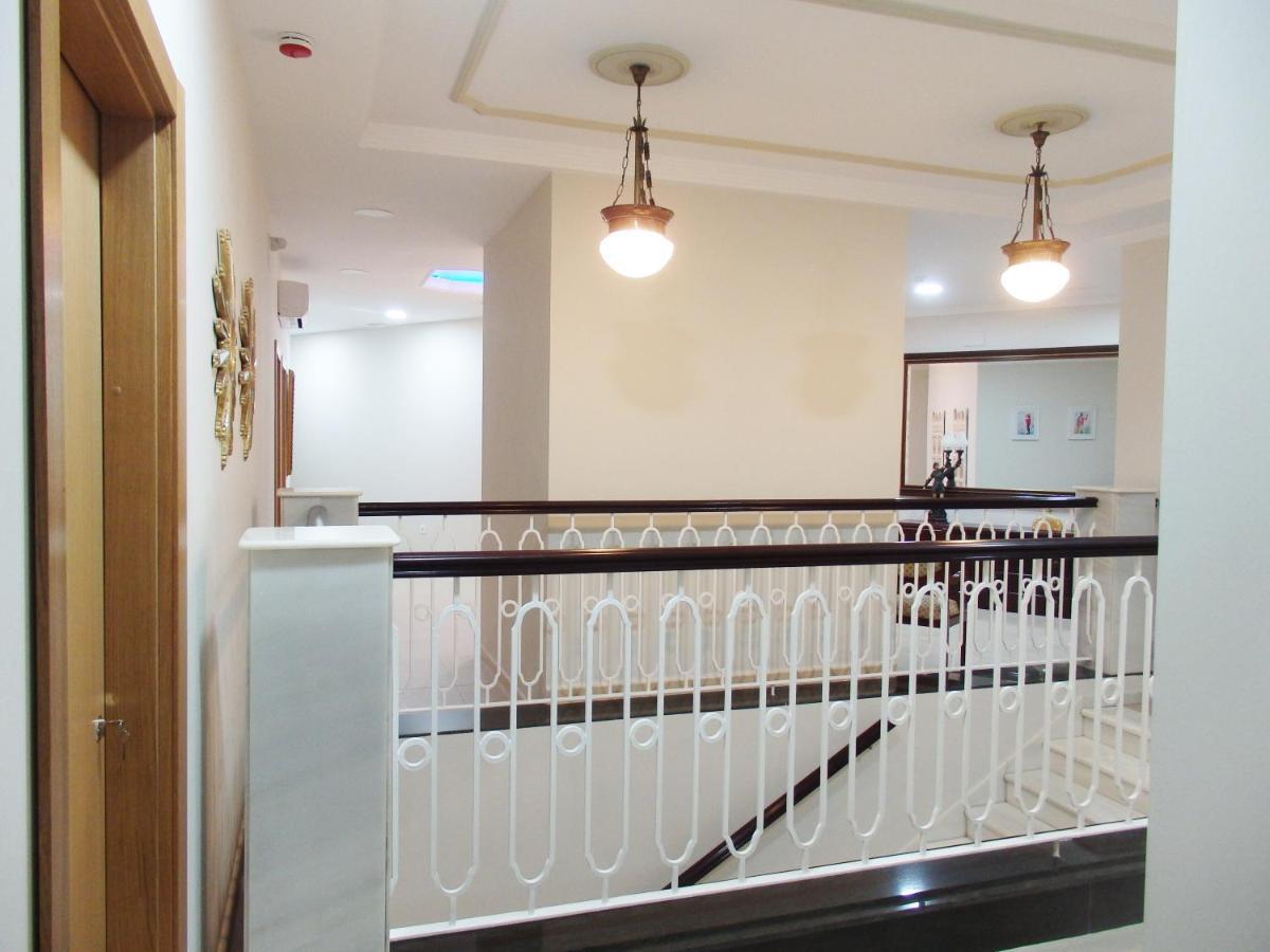 Hostal Montemayor Моґер Екстер'єр фото