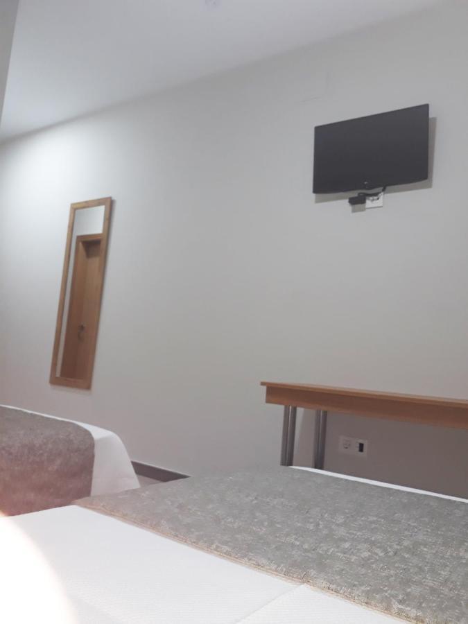 Hostal Montemayor Моґер Екстер'єр фото