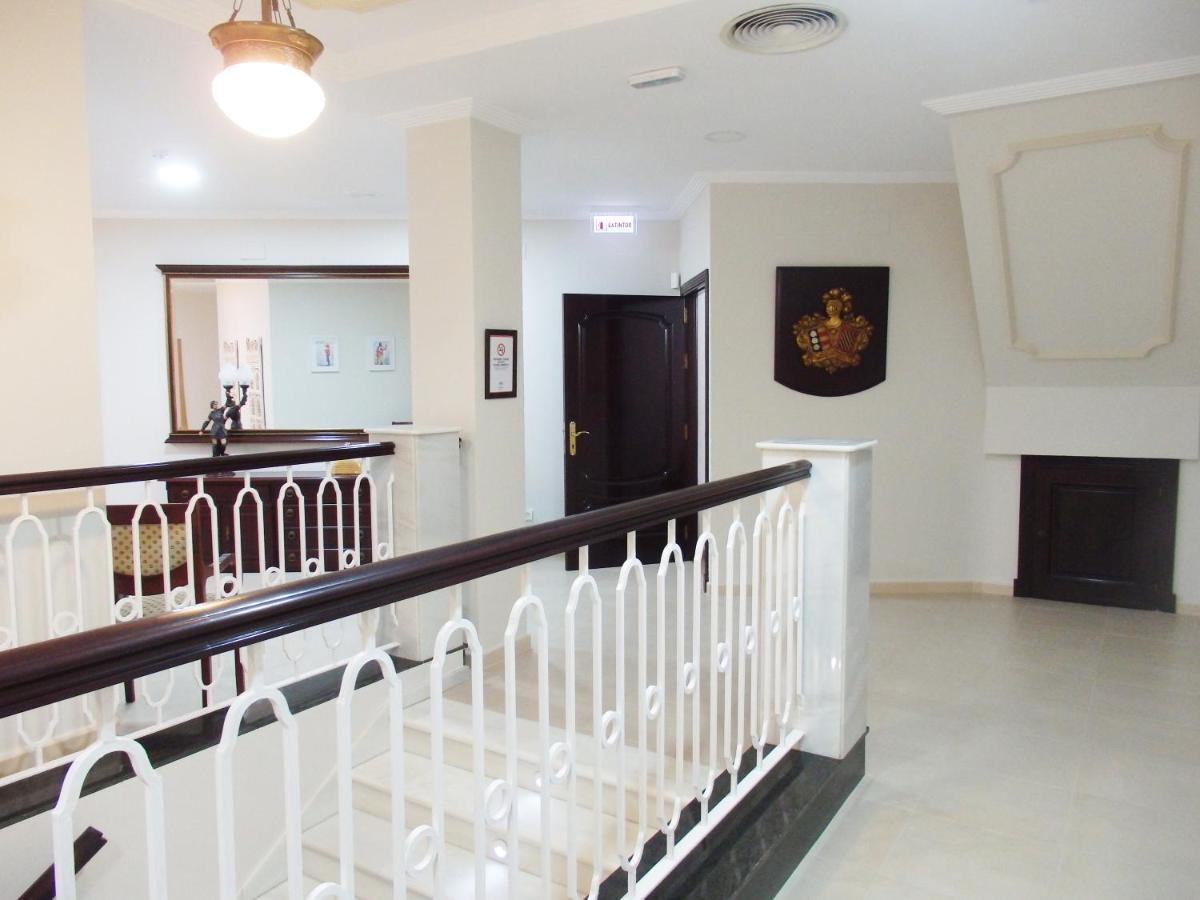 Hostal Montemayor Моґер Екстер'єр фото