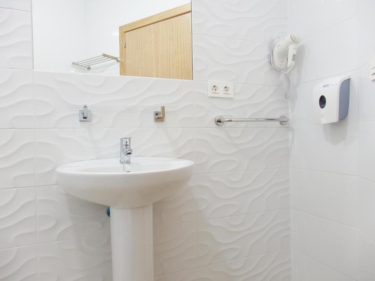 Hostal Montemayor Моґер Екстер'єр фото
