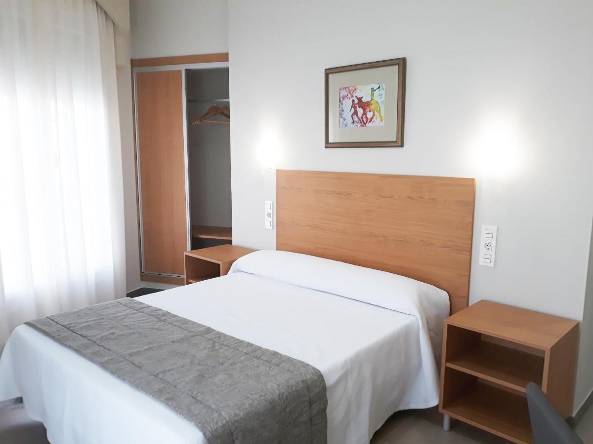 Hostal Montemayor Моґер Екстер'єр фото